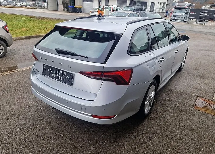 Zunanja slika - Škoda Octavia - COMBI 2.0 TDI Ambition-Slo-1.Lastnik... - 4