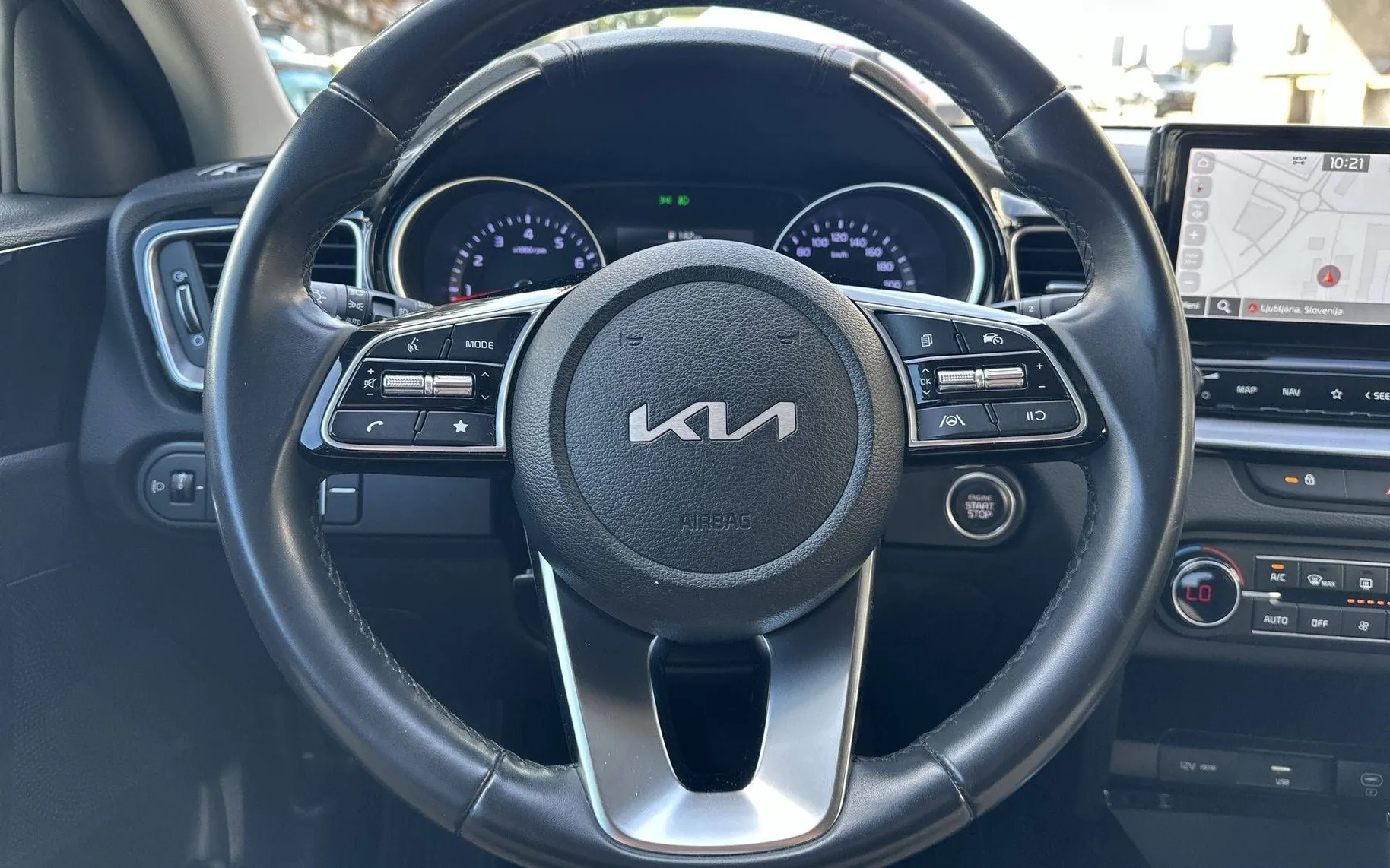 Notranja slika - KIA Ceed - 1.5 T-GDI EX Vision ISG - 14