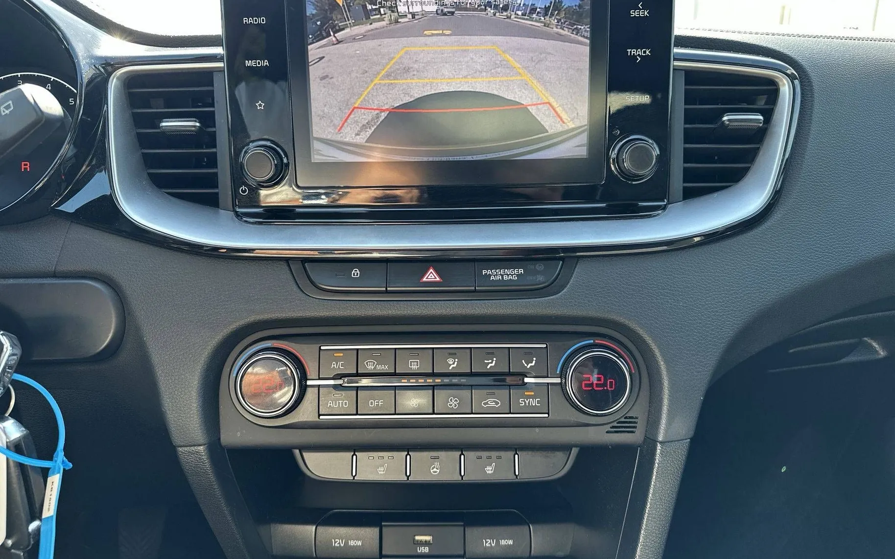 Notranja slika - KIA XCeed - 1.5 T-GDI EX WAY - 17
