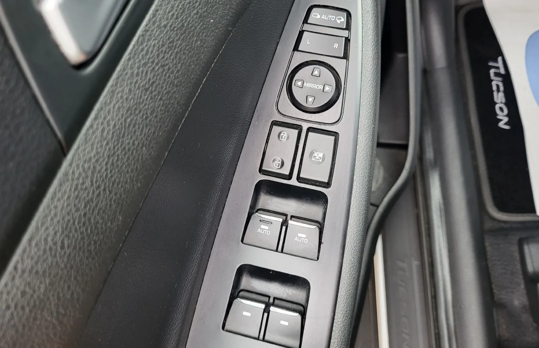 Zunanja slika - Hyundai Tucson - 1.6 GDI Premium slo-navi-alu-pdc-acc-tempom-kamera - 15