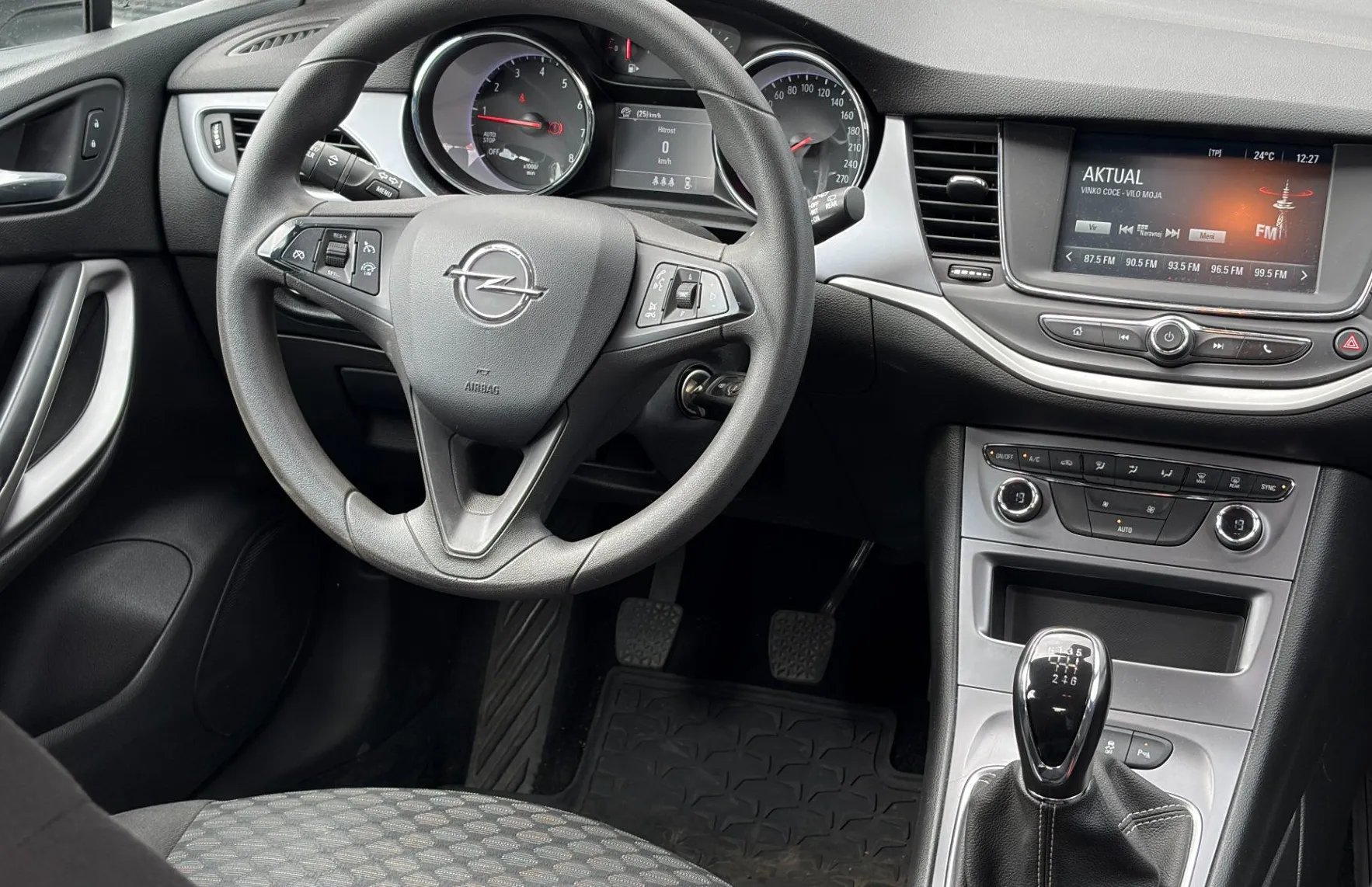 Zunanja slika - Opel Astra - 1.2 Turbo - 10