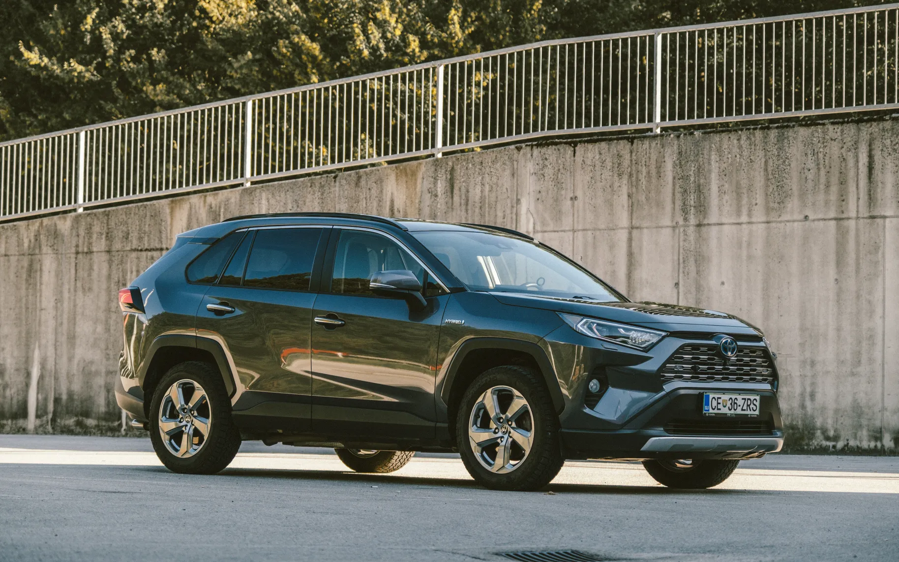 Zunanja slika - Toyota RAV4 - Hybrid AWD 2,5 Premium Avt. - 4