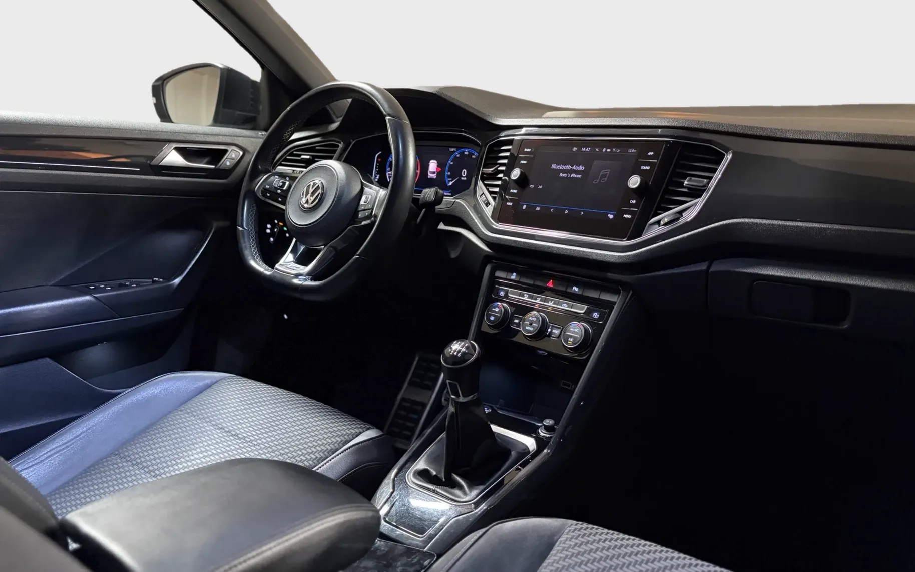 Zunanja slika - Volkswagen T-Roc - 1.5 TSI R LINE - 8
