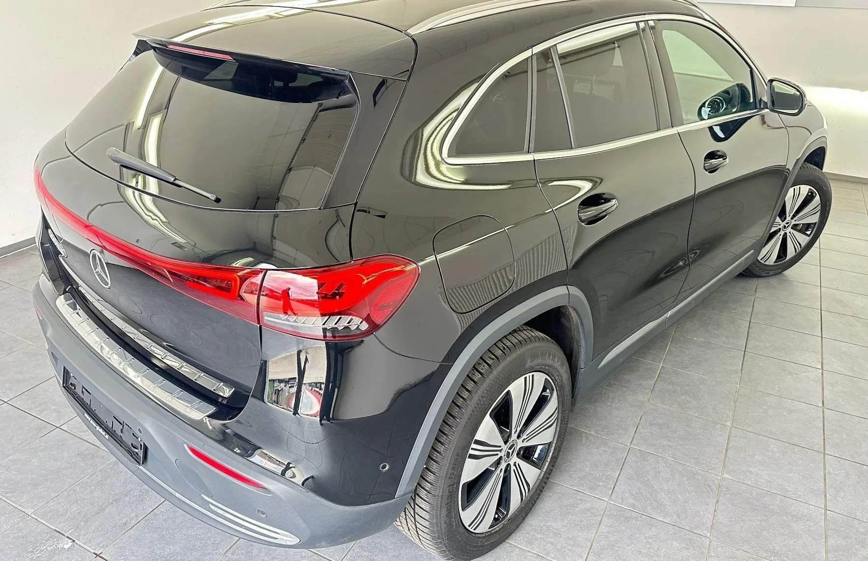 Zunanja slika - Mercedes-Benz EQA - 250 Business.KAMERA.NAVI.USNJE.LED.SAMO 57.590 KM - 19