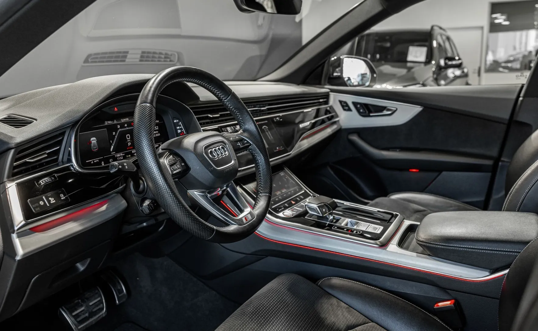 Zunanja slika - Audi SQ8 - ZRAČNO-MATRIX-QUATTRO-PANO-KEYLESS-ACC -360-KLJUKA - 9