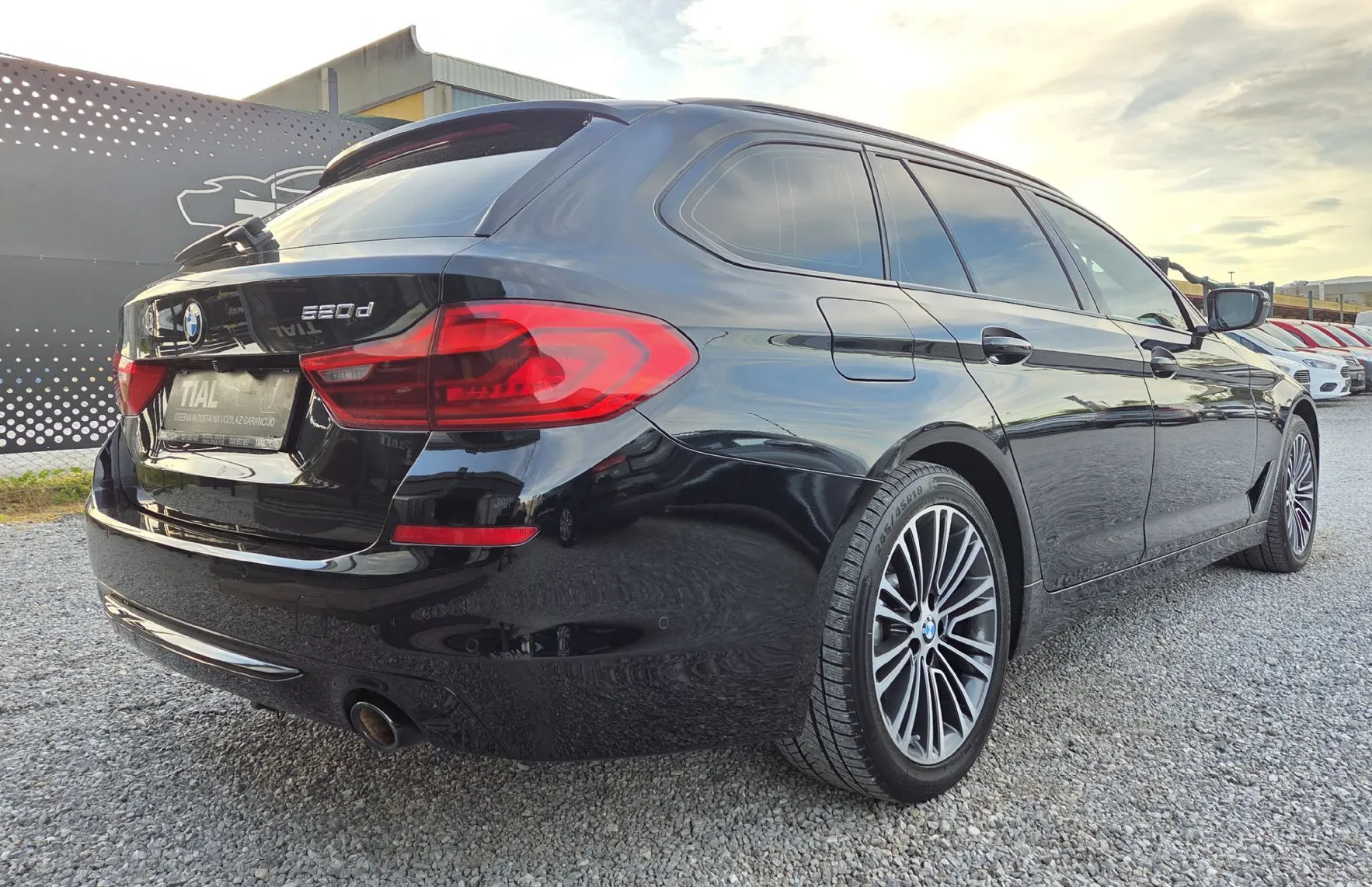 Zunanja slika - BMW Serija 5 - Touring: 520d Touring Avt. - 7