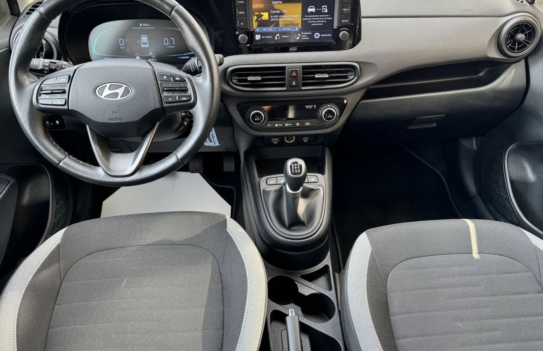 Zunanja slika - Hyundai i10 - 1.0 SLUŽBENO VOZILO - 7