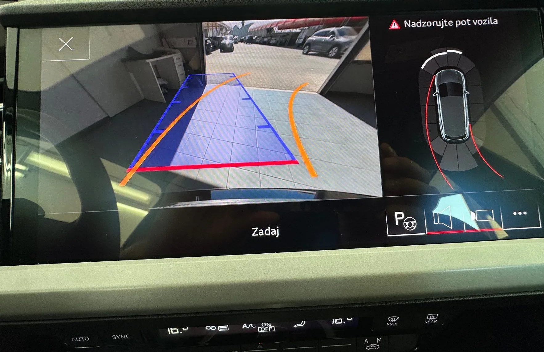 Zunanja slika - Audi Q4 - e-tron  45 e-tron quattro.NEMŠKI+4ALU.KAMERA.LED.NAVI - 3