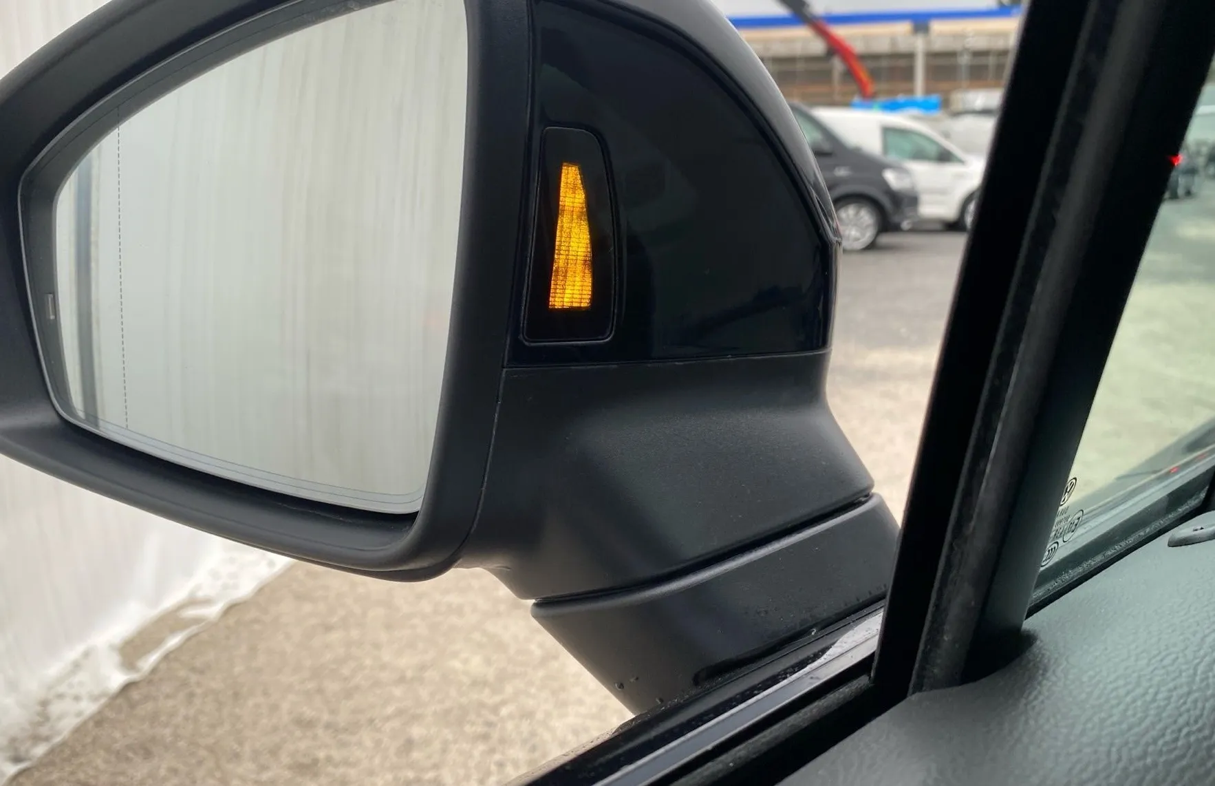 Zunanja slika - VW Touareg - V6 TFSI R-Line Panorama - Zračno - Night vision... - 17