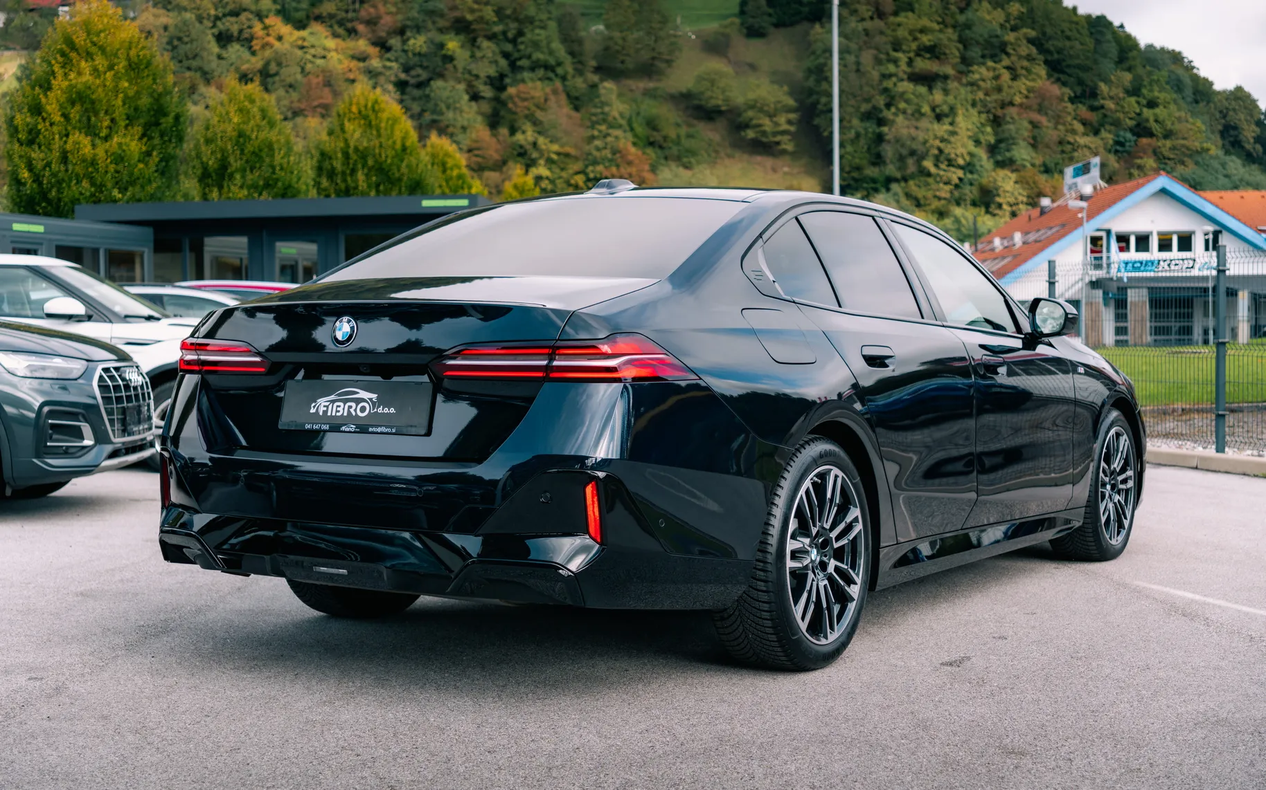 Zunanja slika - BMW Serija 5 - 520i Avt. Steptronic M-SPORT - 4