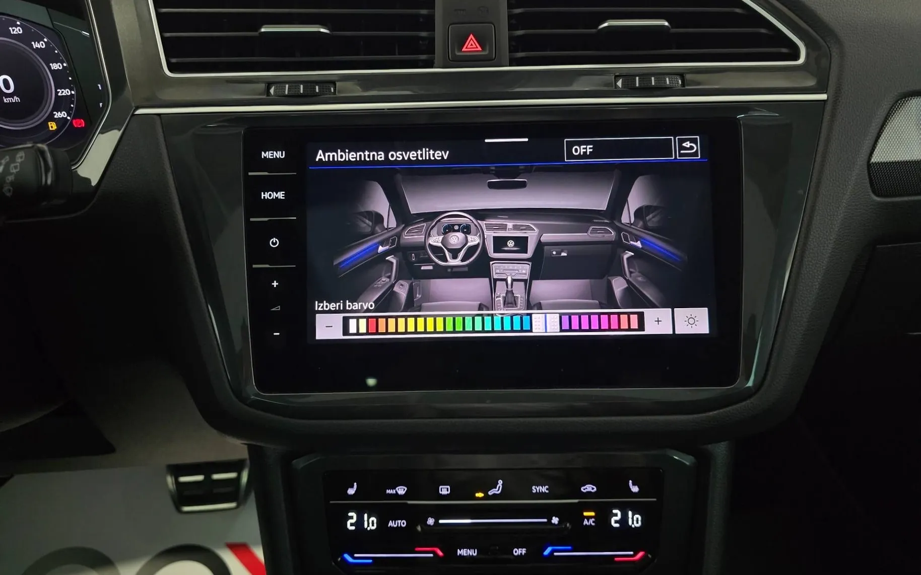 Notranja slika - Volkswagen Tiguan - Urban Sport 2.0 TDI DSG- Matrix.pano.HarmanK.asist - 17