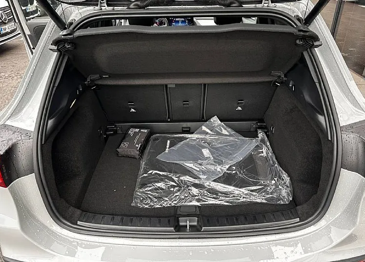 Zunanja slika - Mercedes-Benz GLA-Razred - GLA 180 AMG Line Edition... - 4