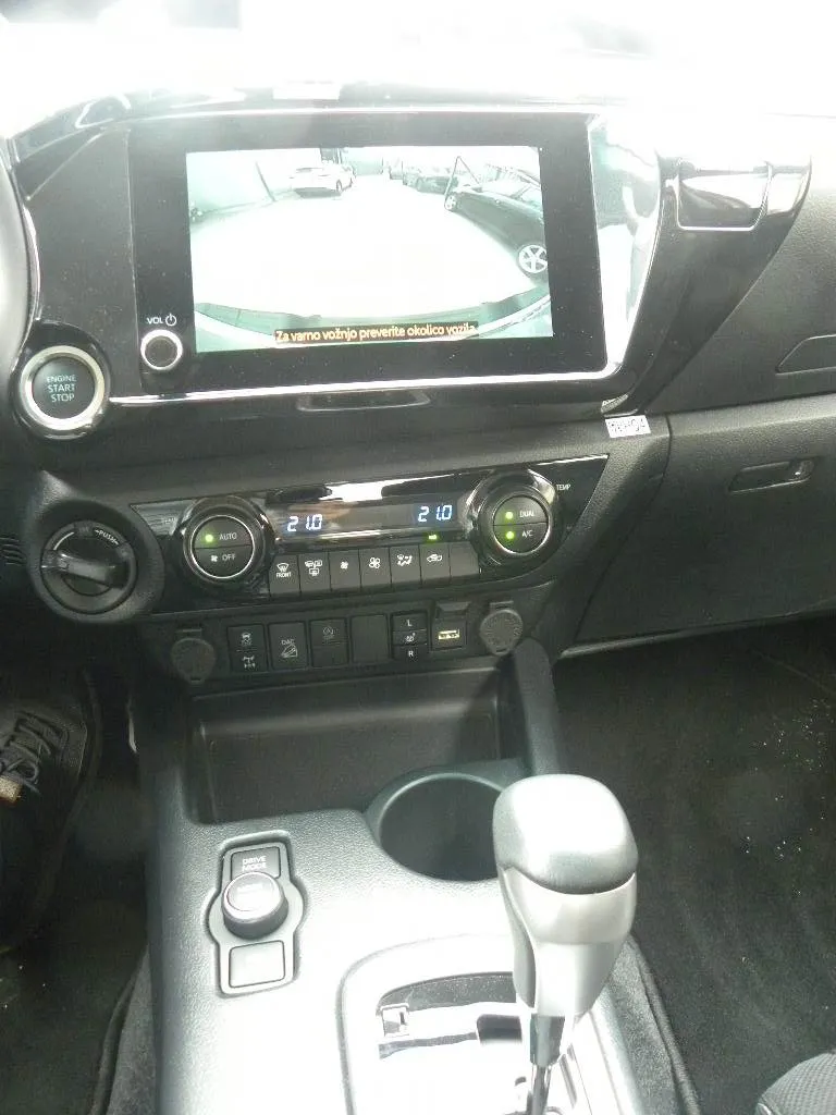 Zunanja slika - Toyota HILUX DOUBLE CAB - Toyota Hilux MY25 2.8 D-4D HYBRID 48V DC A T6 CITY PLUS - 9