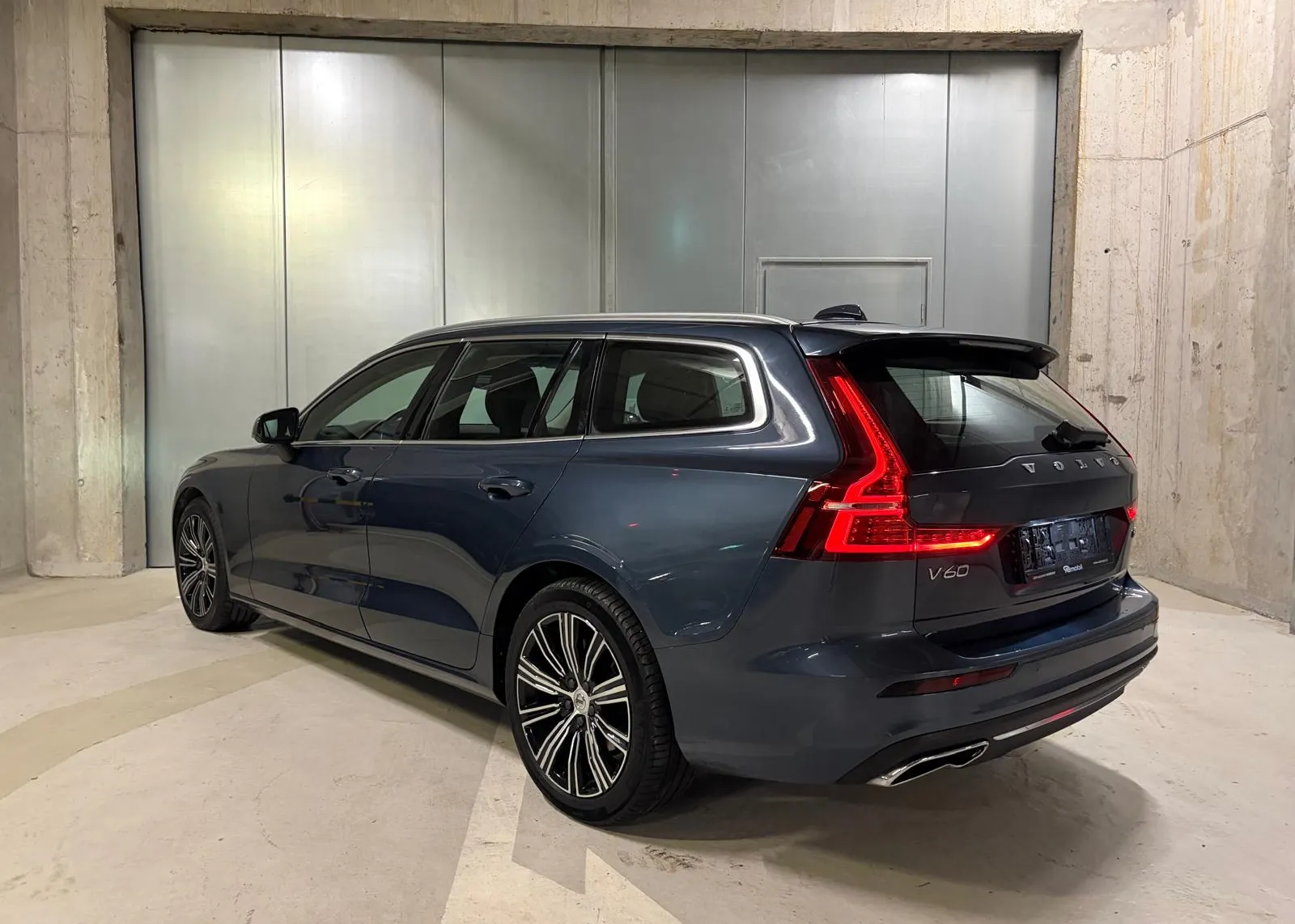 Zunanja slika - Volvo V60 - B4D Inscription Avt. - 5