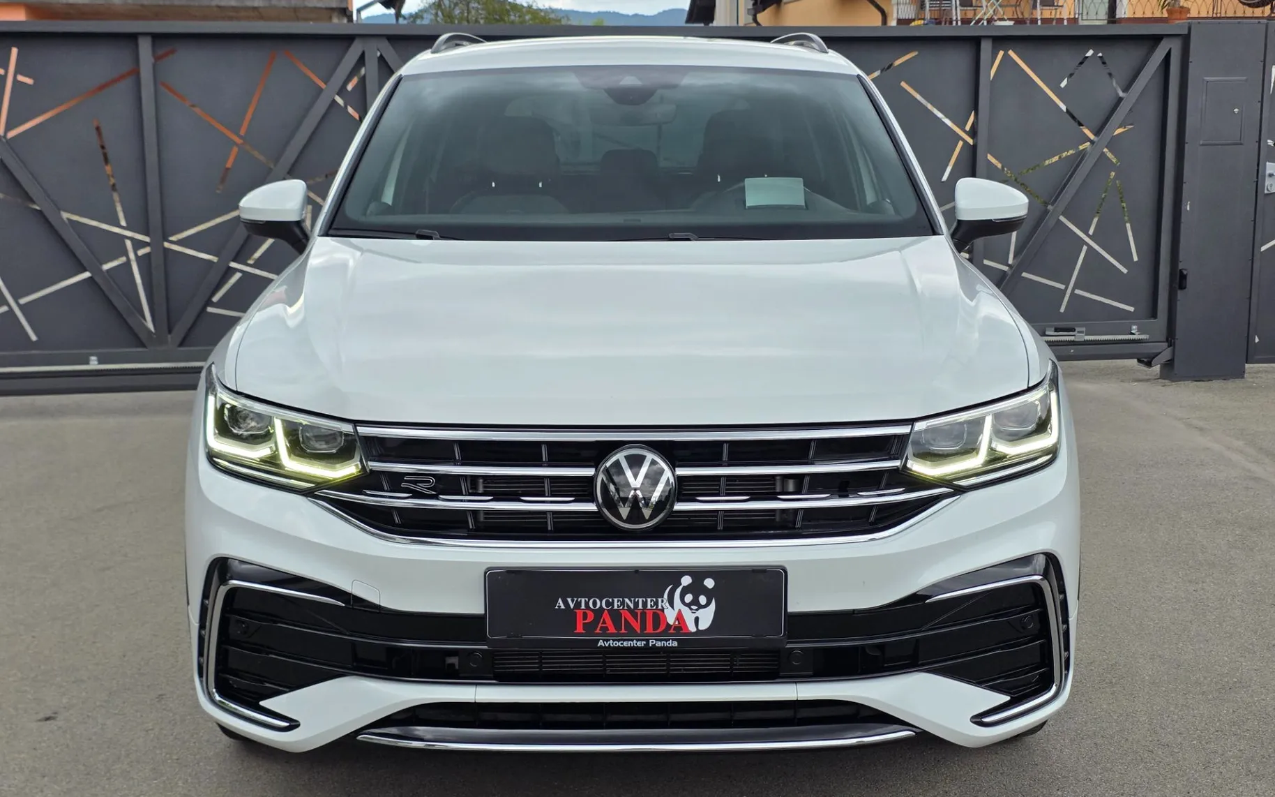 Zunanja slika - Volkswagen Tiguan - 4motion 2,0 TDI BMT R-Line DSG - 8