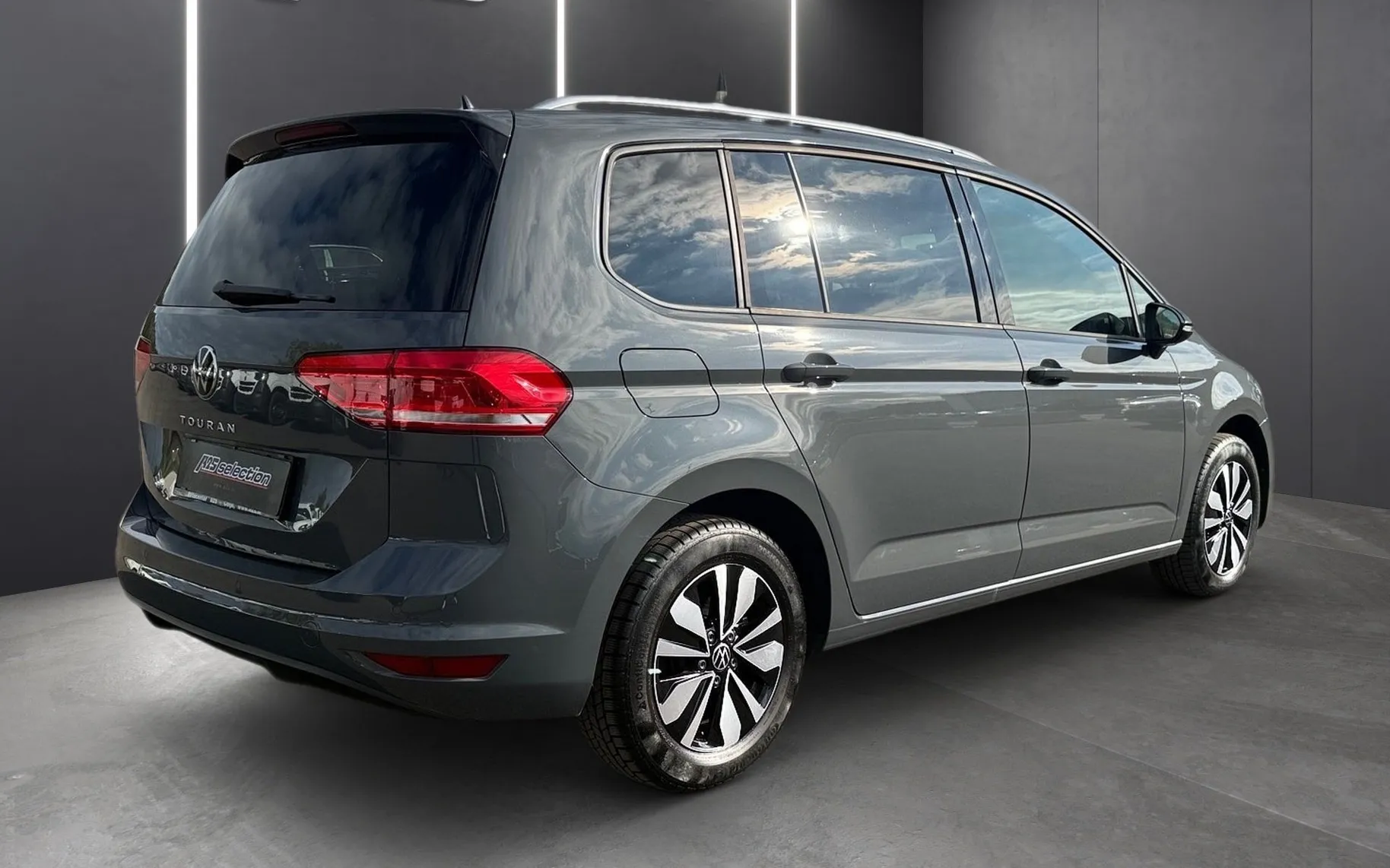 Zunanja slika - Volkswagen Touran - 1.5 TSI Family-ACC-Mrtvi kot-Virtual-4x ogr.sedeži - 3