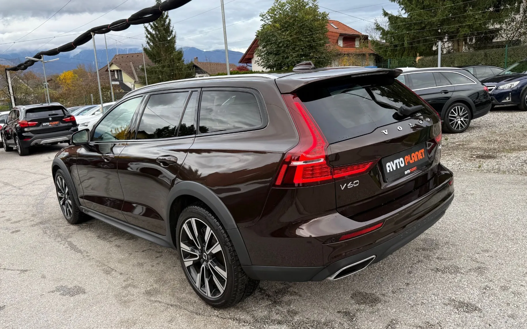Zunanja slika - Volvo V60 Cross Country - D4 AWD AUT Momentum - 3