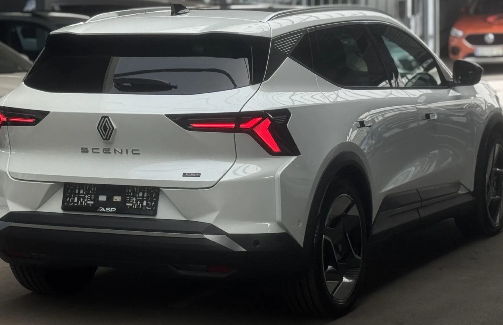 Zunanja slika - Renault Scénic - Scenic iconic E-Tech E 220 Long range - 4