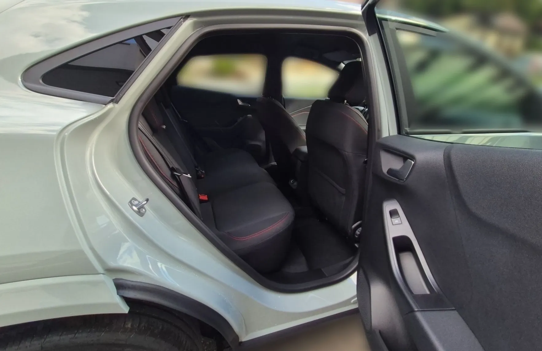 Zunanja slika - Ford Puma - ST-Line 1.0 EcoBoost 125PS mHEV A7-NA ZALOGI - 13