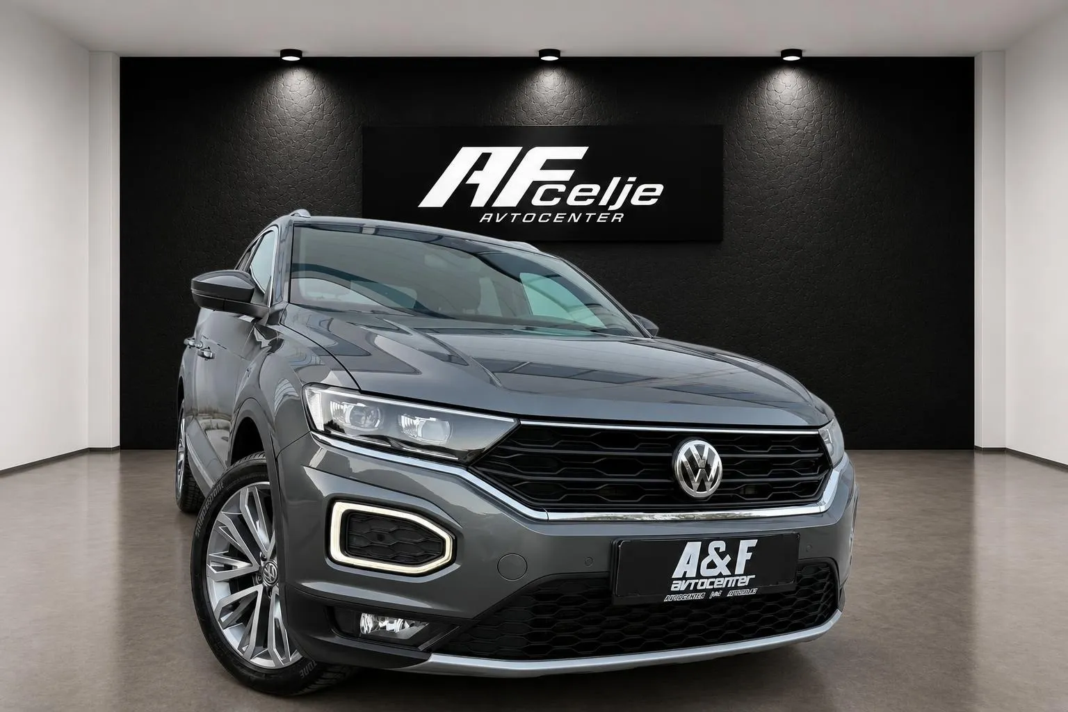Zunanja slika - Volkswagen T-Roc - 1.5 TSI-DSG-VIRUTAL-FUL LED-NAVI-KAMERA-ACC-F1- - 3
