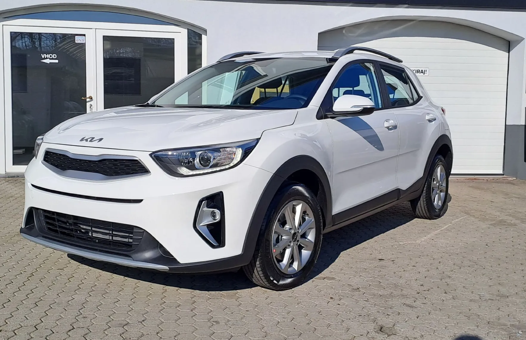 Zunanja slika - KIA Stonic - 1.2 DPI 57.9 kW  79 KM  LX Urban+ M T - 1