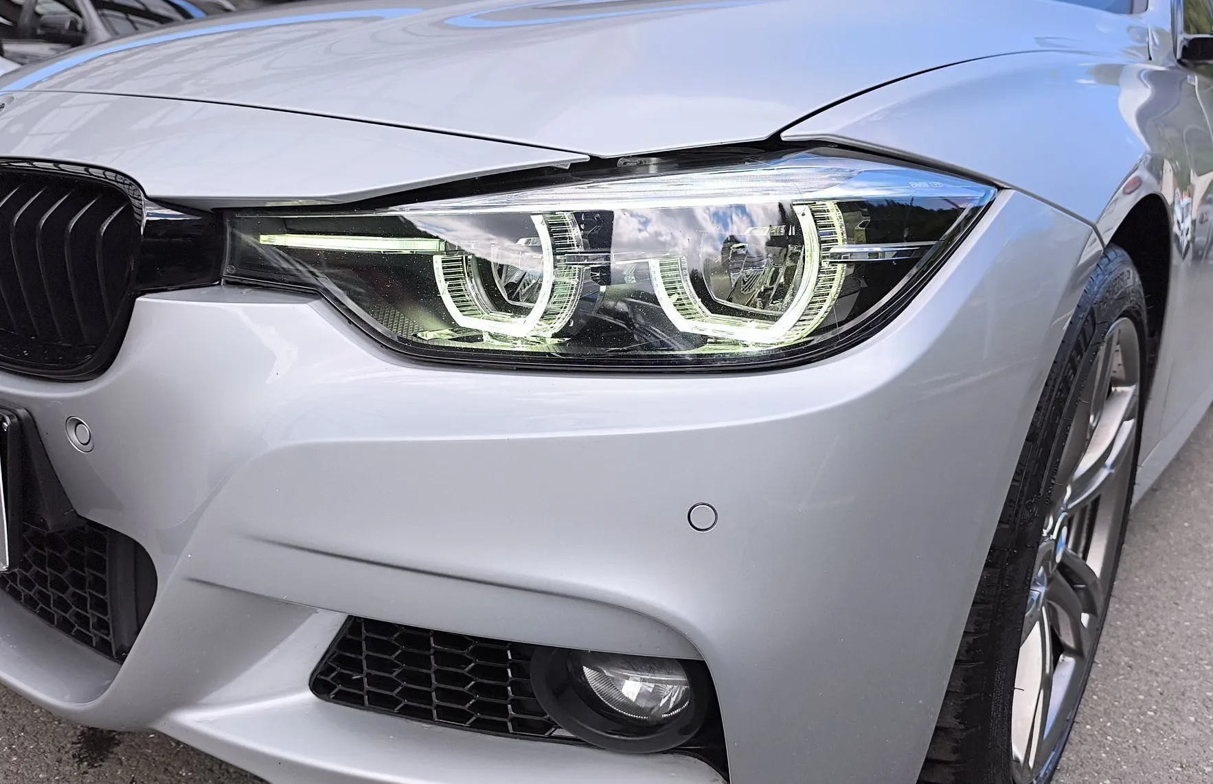 Zunanja slika - BMW Serija 3 - Touring: 318i AVT M SPORT-LED-USNJE-ŠPORTNI SEDEŽI-VIRTU - 7