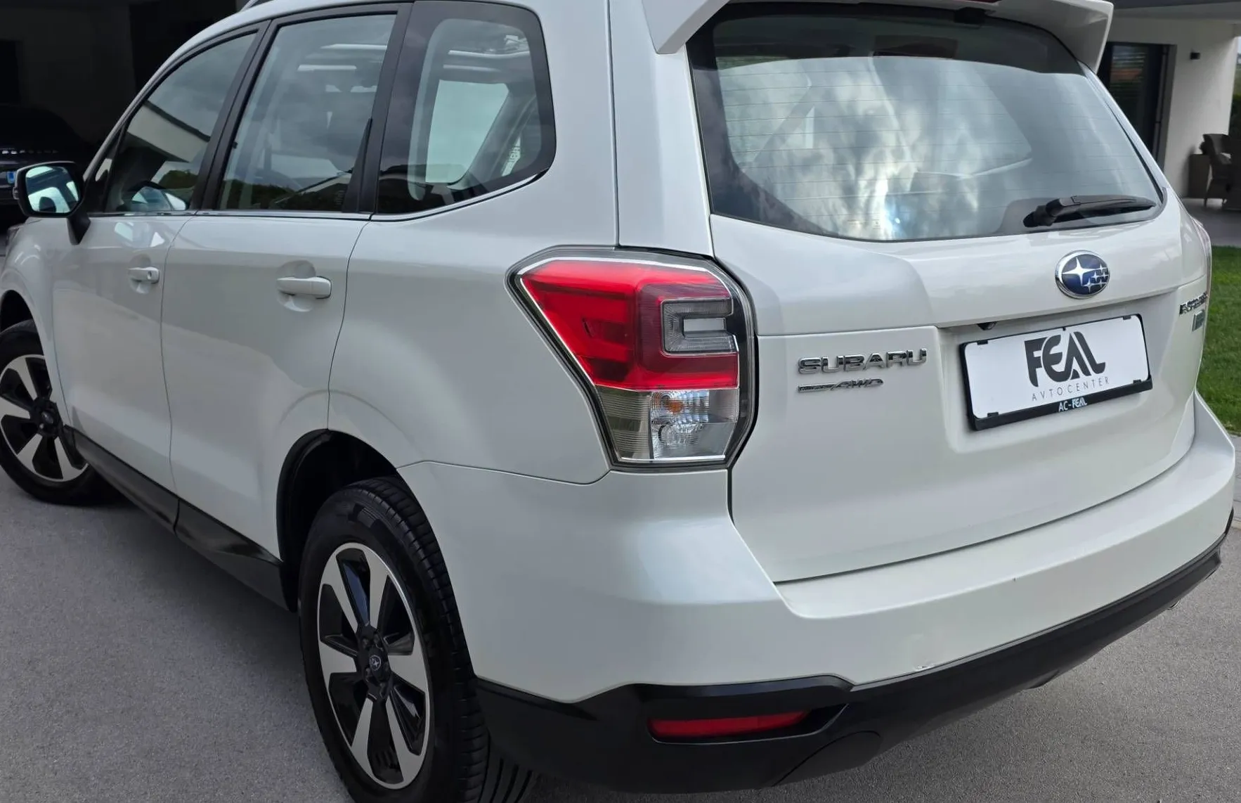 Zunanja slika - Subaru Forester - 2.0D-4X4-1 LASTNIK-143.000KM-PANORAMA-XENON-LED- - 3
