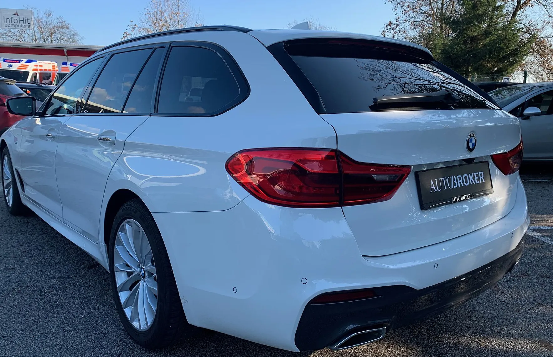 Zunanja slika - BMW Serija 5 - Touring: 520d xDrive Avt. M SPORT Navi Kamera LED PDC - 4