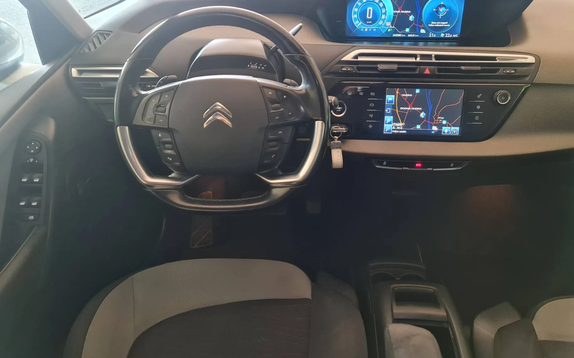 Notranja slika - Citroën C4 Grand Picasso - 1.6 BlueHDi Exclusive Avt.7 sedežev•Kamera•Navig.. - 7