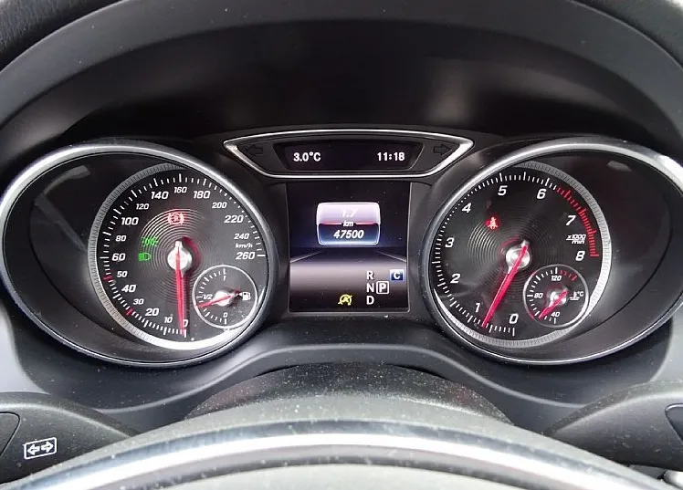 Zunanja slika - Mercedes-Benz GLA-Razred - GLA 200 7G 156KM - KOT NOV - GRETJE SEDEŽEV - - 13