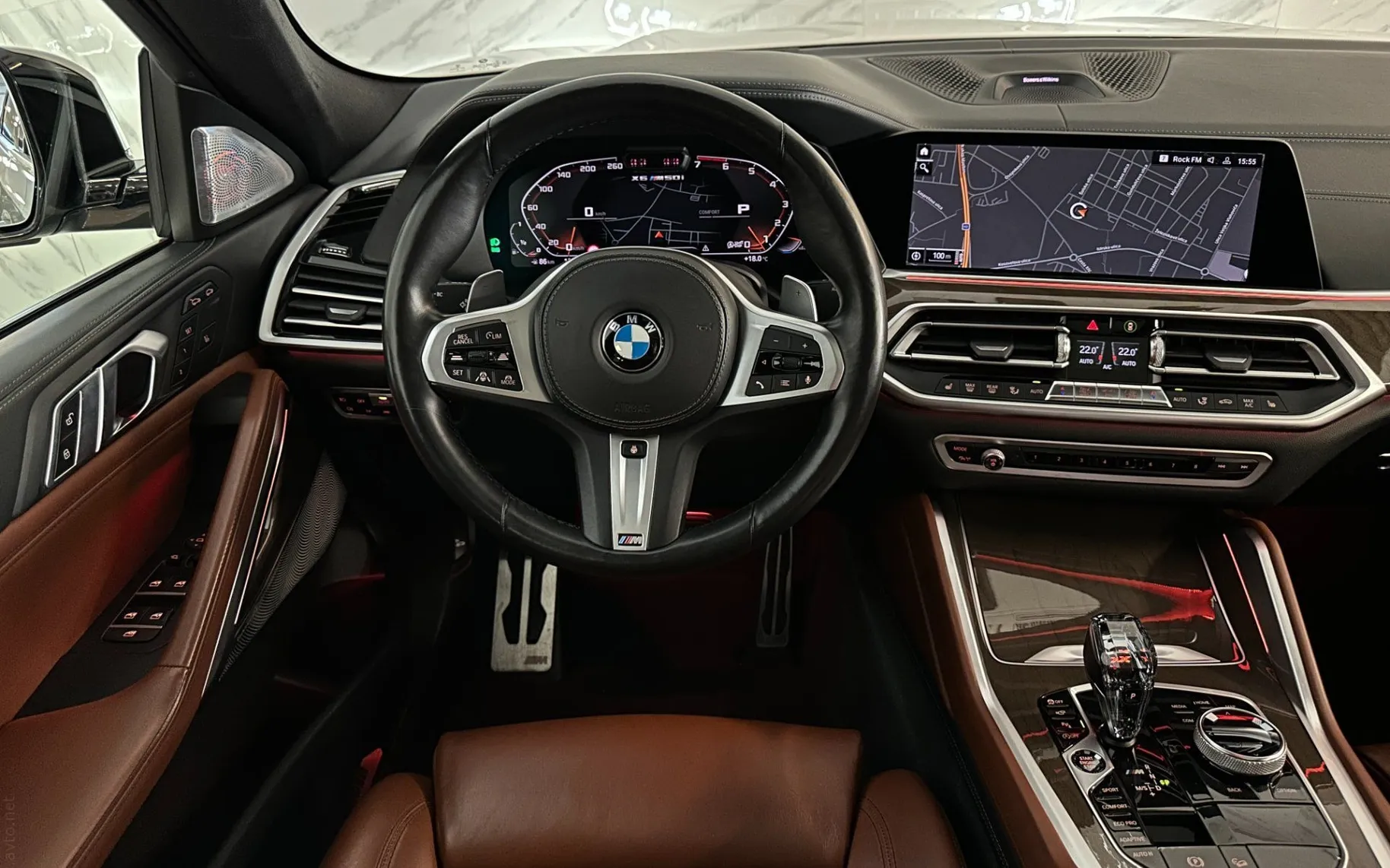 Notranja slika - BMW serija X6: - M50i|xD|SkyL|SoftC|R22|Kljuka|BowersW|ACC|HUD|360K - 9