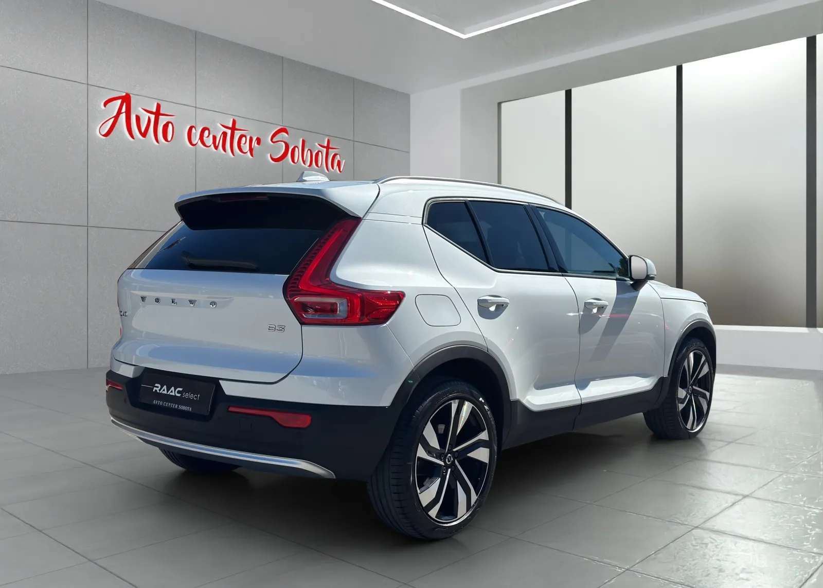 Zunanja slika - Volvo XC40 - B3 AUT. - 4