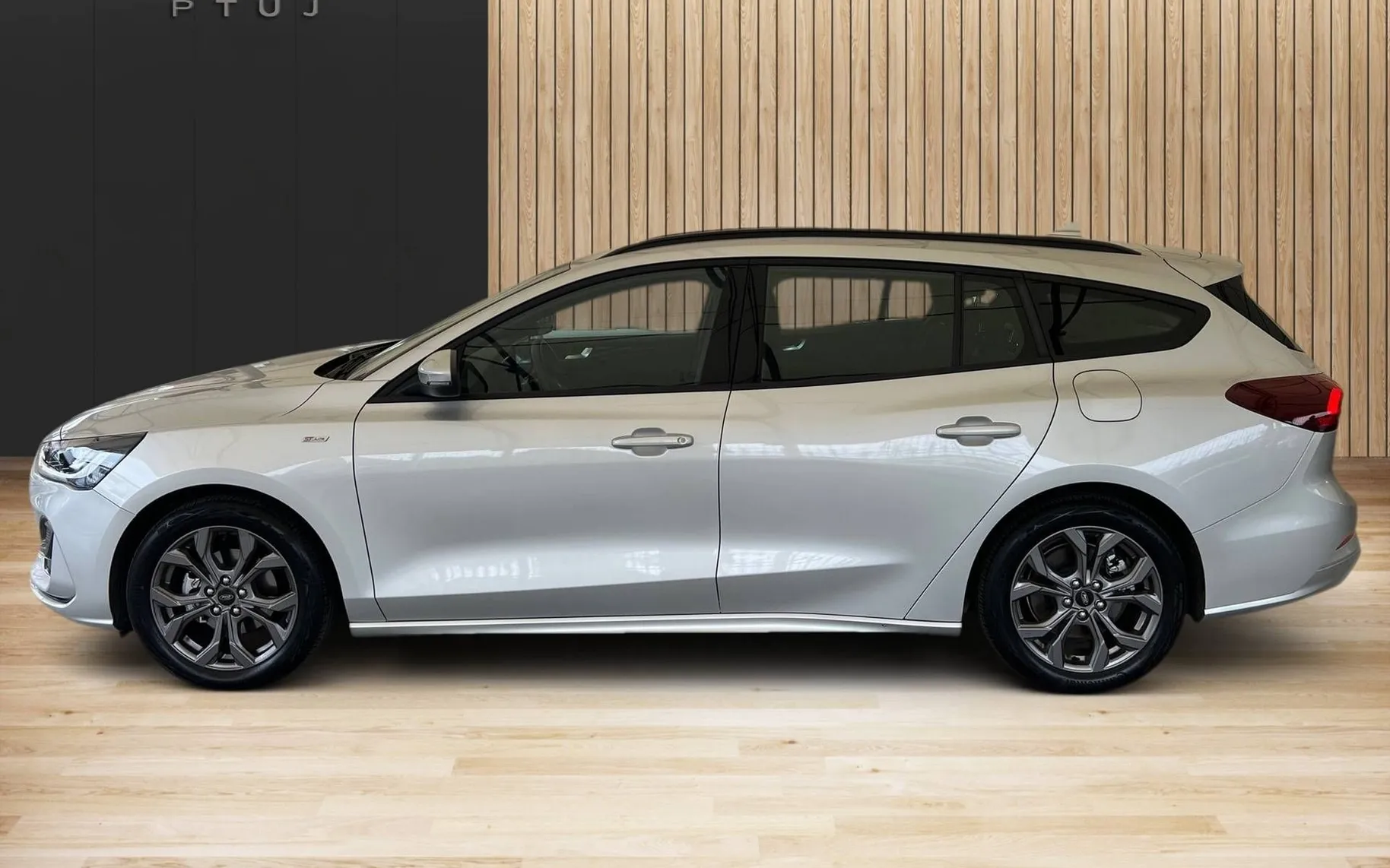 Notranja slika - Ford Focus - 1.0•ST-Line•LED•PDC•KAMERA•F1•NAVI• - 8