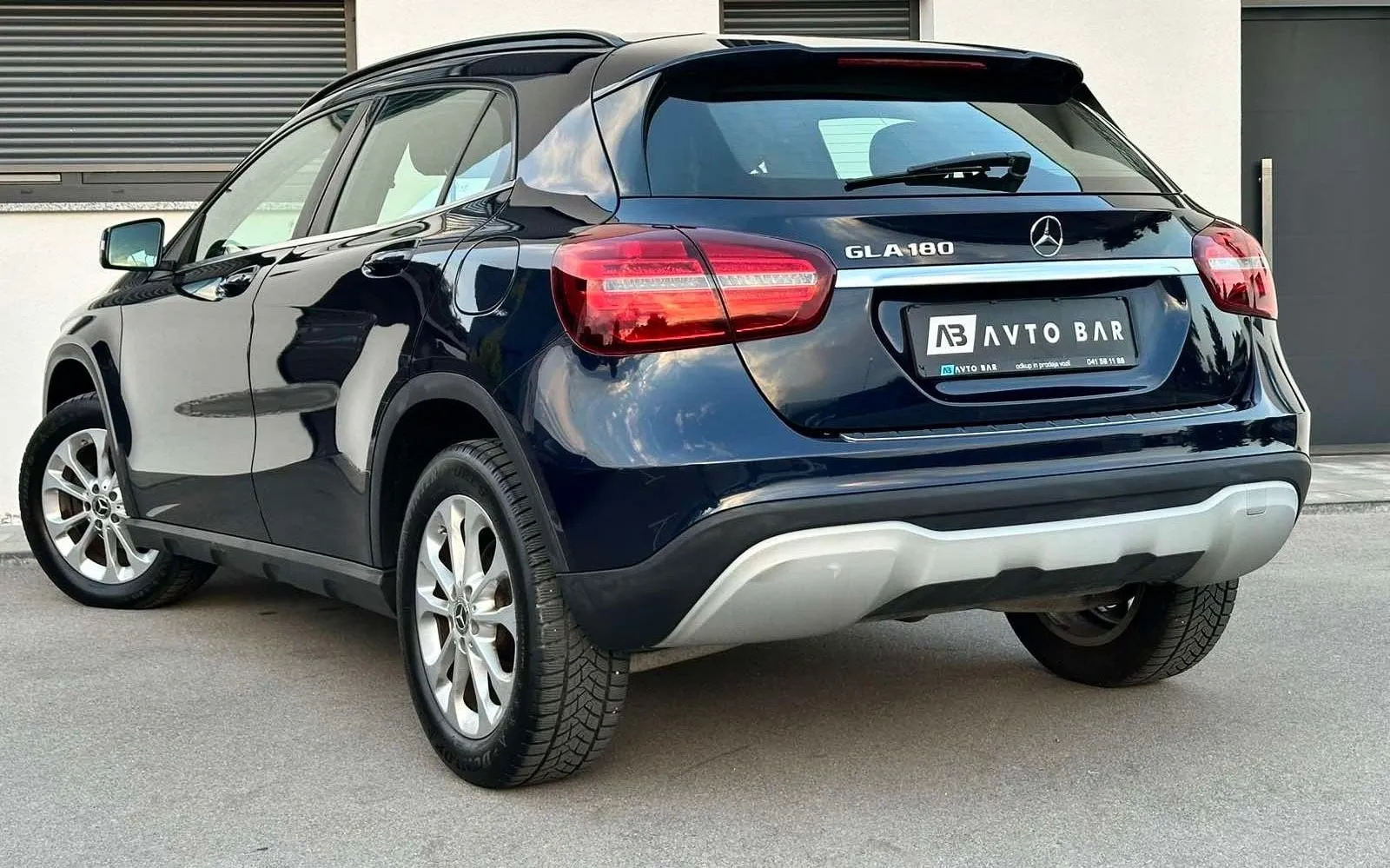 Zunanja slika - Mercedes-Benz GLA-Razred - GLA 180+R.KAMERA+USNJE+ALU - 6