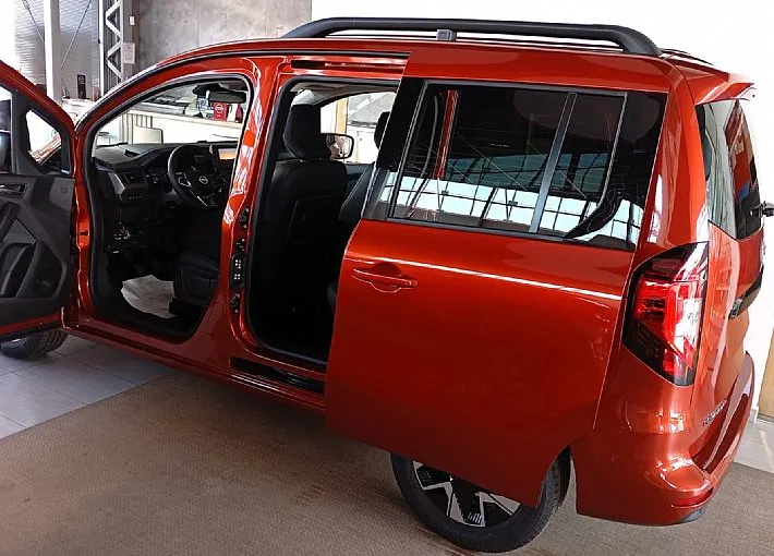 Zunanja slika - Nissan Townstar - Combi L1 1.3 DIG-TURBO Tekna NOVA BARVA - 10
