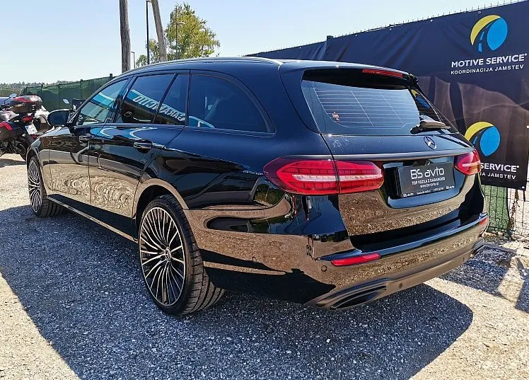 Zunanja slika - Mercedes-Benz E-Razred - E 220 d 4MATIC MODEL 2021 VIRTUAL-MATRIX-KLJUKA - 5