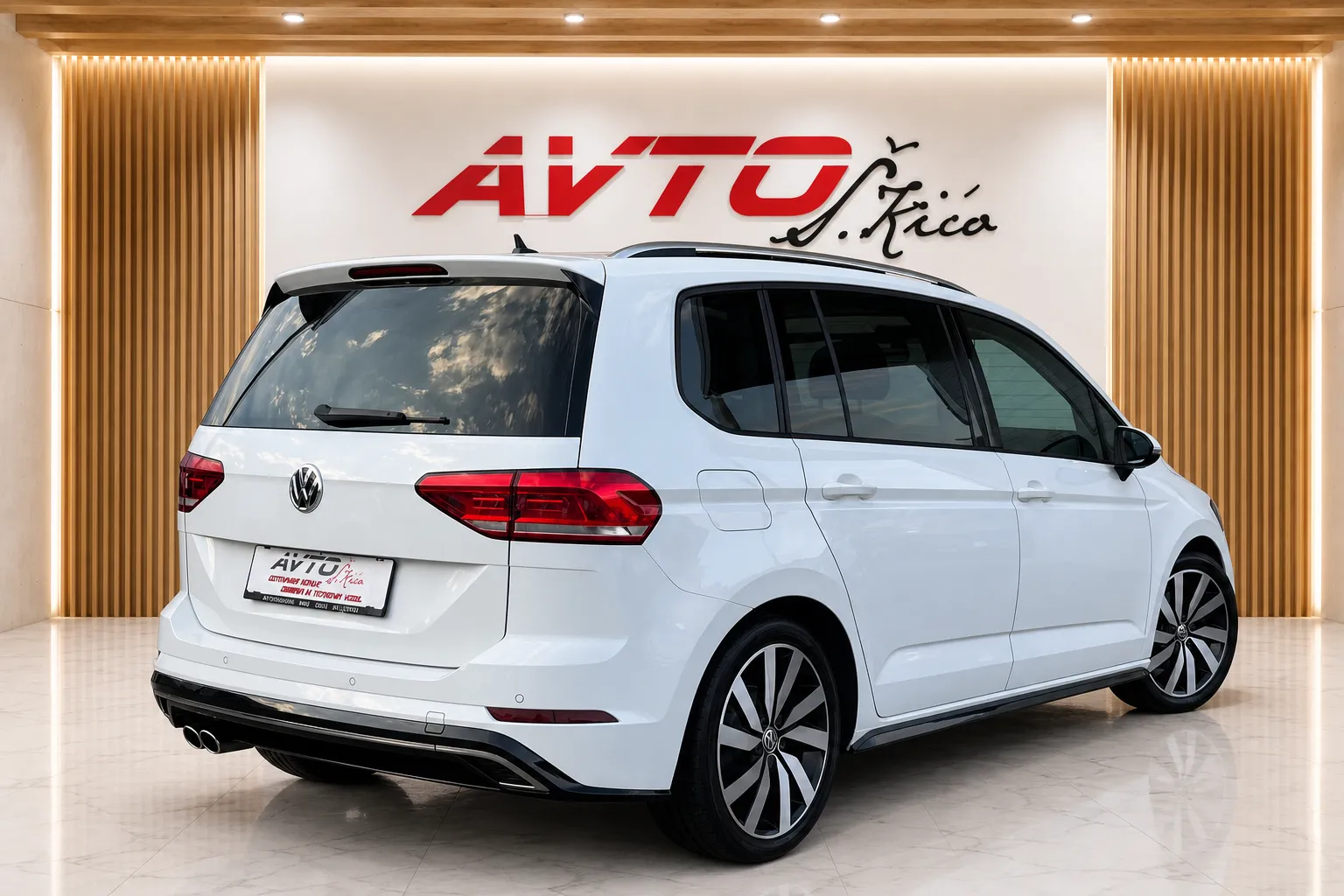 Zunanja slika - VW Touran - 2.0 TDI-R-LINE-BI-XENON-LED-PANORAMA-NAVI-PDC-... - 6