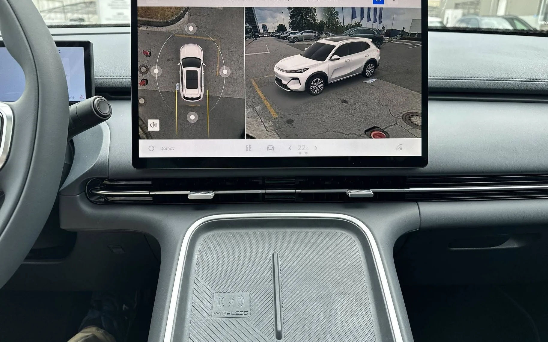 Notranja slika - Geely StarRay EM-i - Plug-In Hybrid 1.5 Max Avt. - 17