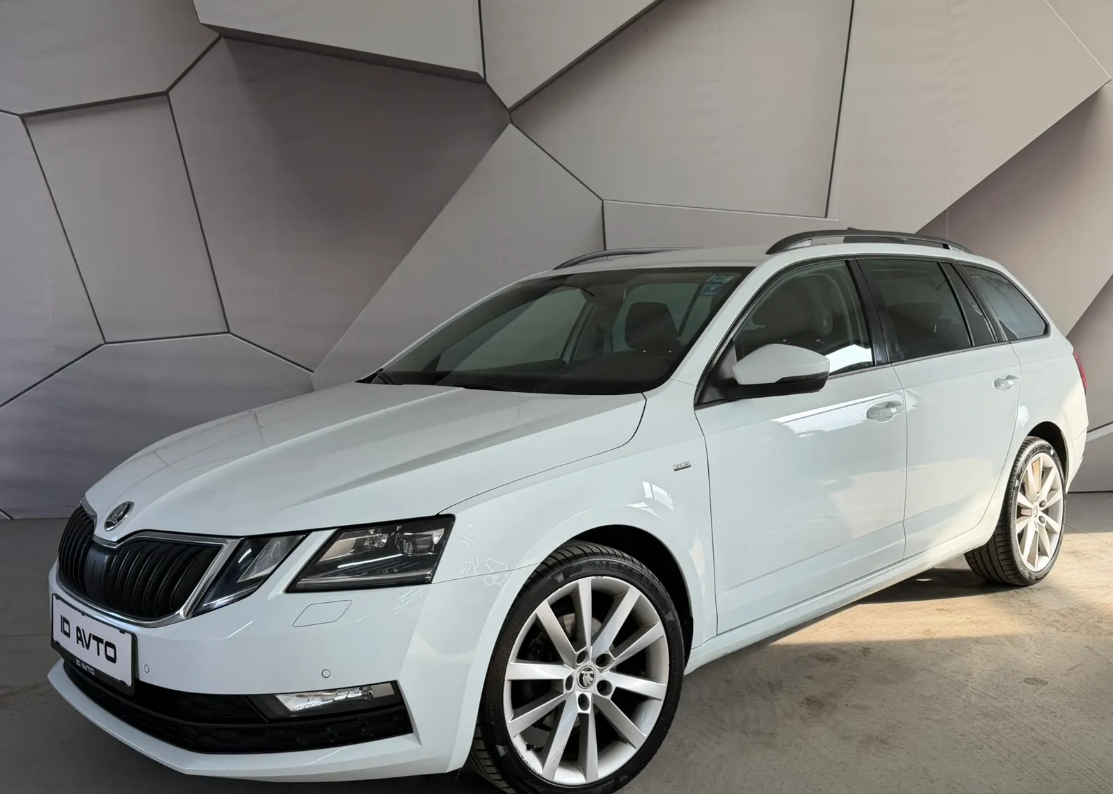 Zunanja slika - Škoda Octavia - Combi 2,0 TDI L&K - 4