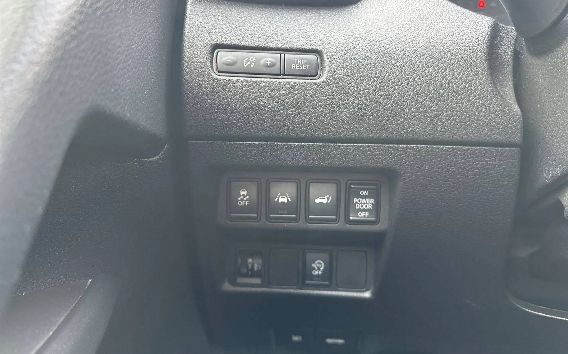 Notranja slika - Nissan X-Trail - 1.7 dCi Tekna - 14