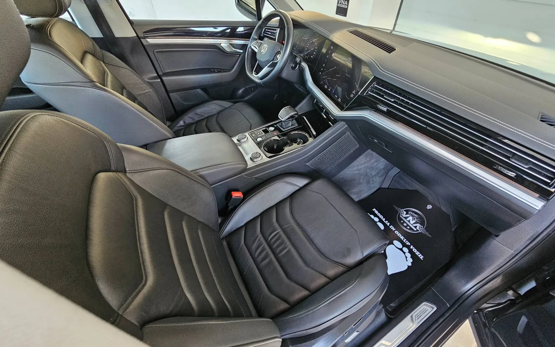 Notranja slika - Volkswagen Touareg - 4motion V6 TDI R-Line |VIRTUAL|ZRAK|KLJUKA|KAMERA| - 9