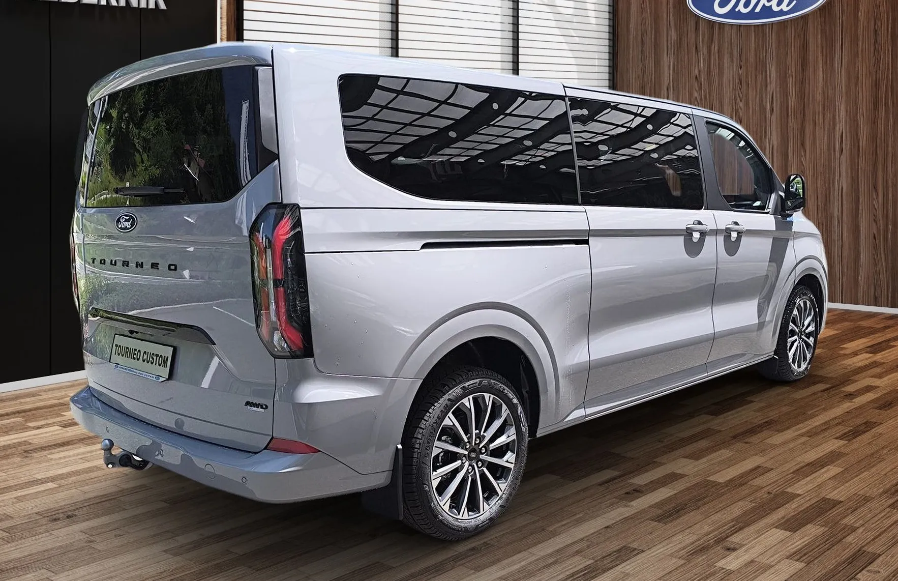 Zunanja slika - Ford Tourneo - Custom 4x4 2.0 TDCi L2H1  Titanium X A8.-PANO.- LED - VK - 4