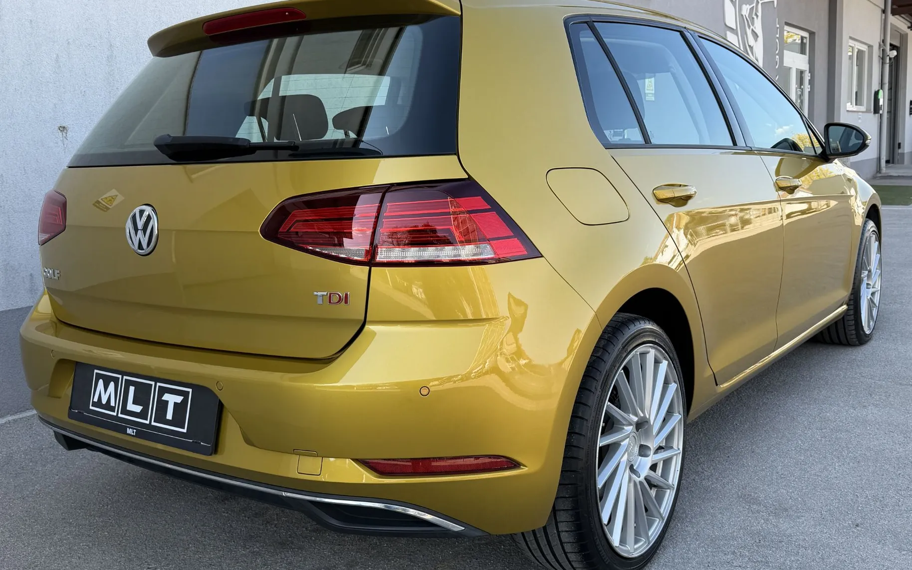 Zunanja slika - Volkswagen Golf - 1,6 TDI BMT - 5