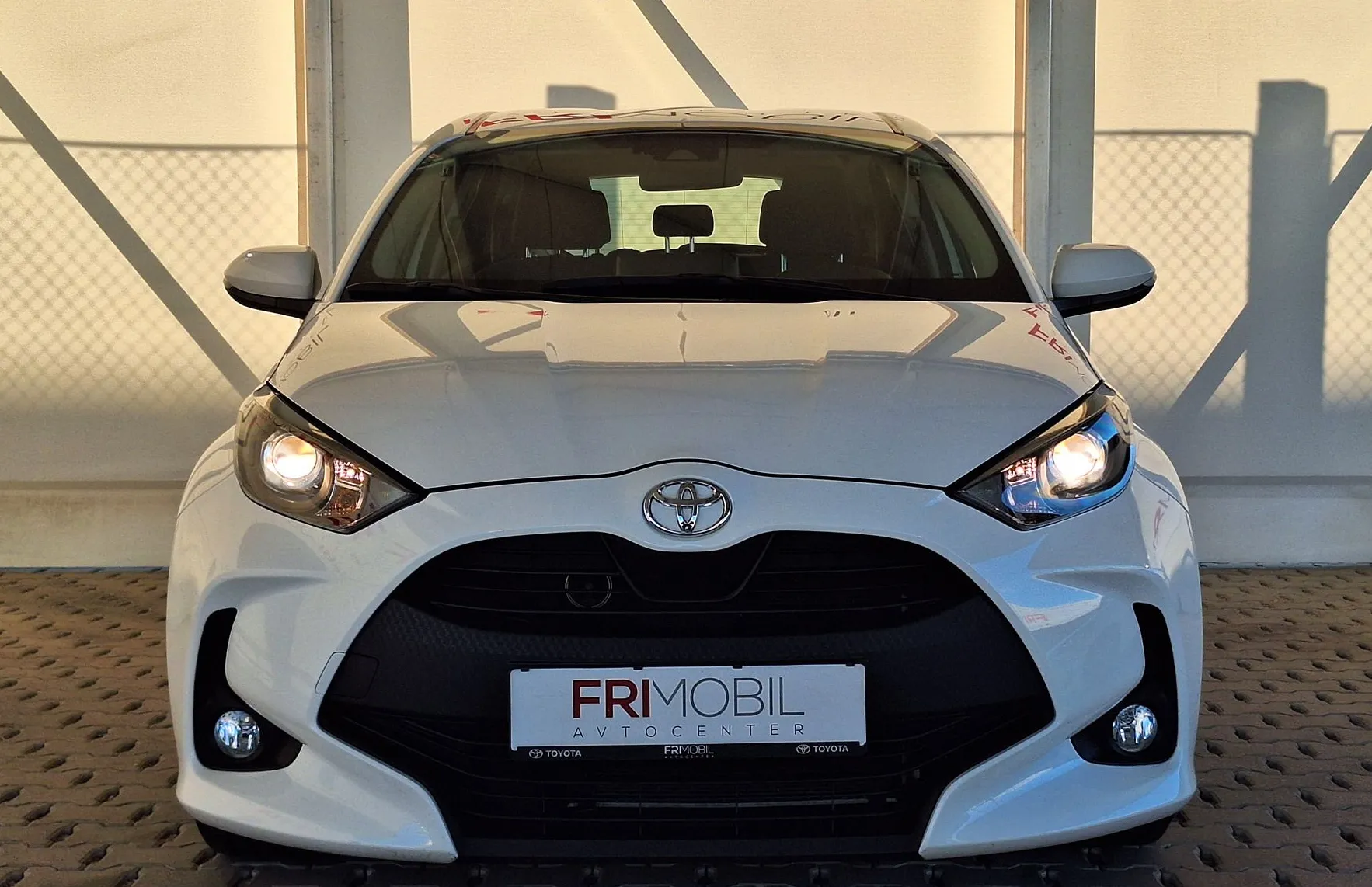 Zunanja slika - Toyota Yaris - 1.0 VVT-i Stella - 5