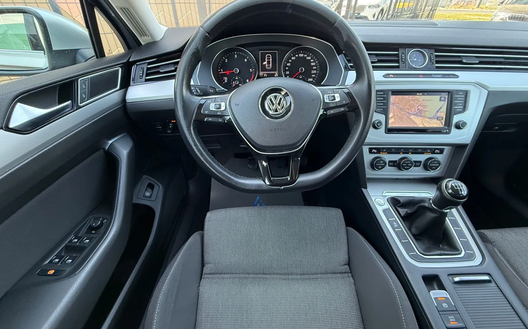 Zunanja slika - VW Passat - 2.0 TDI BMT Highline-Slovensko poreklo-Vel. serv.. - 12