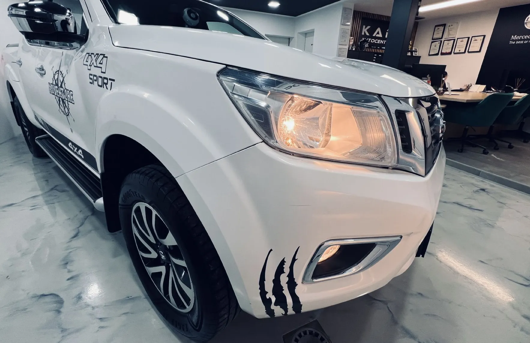 Zunanja slika - Nissan Navara - 2.3DCI 4x4 KAMERA-NAVI-1.LASTNIK - 2