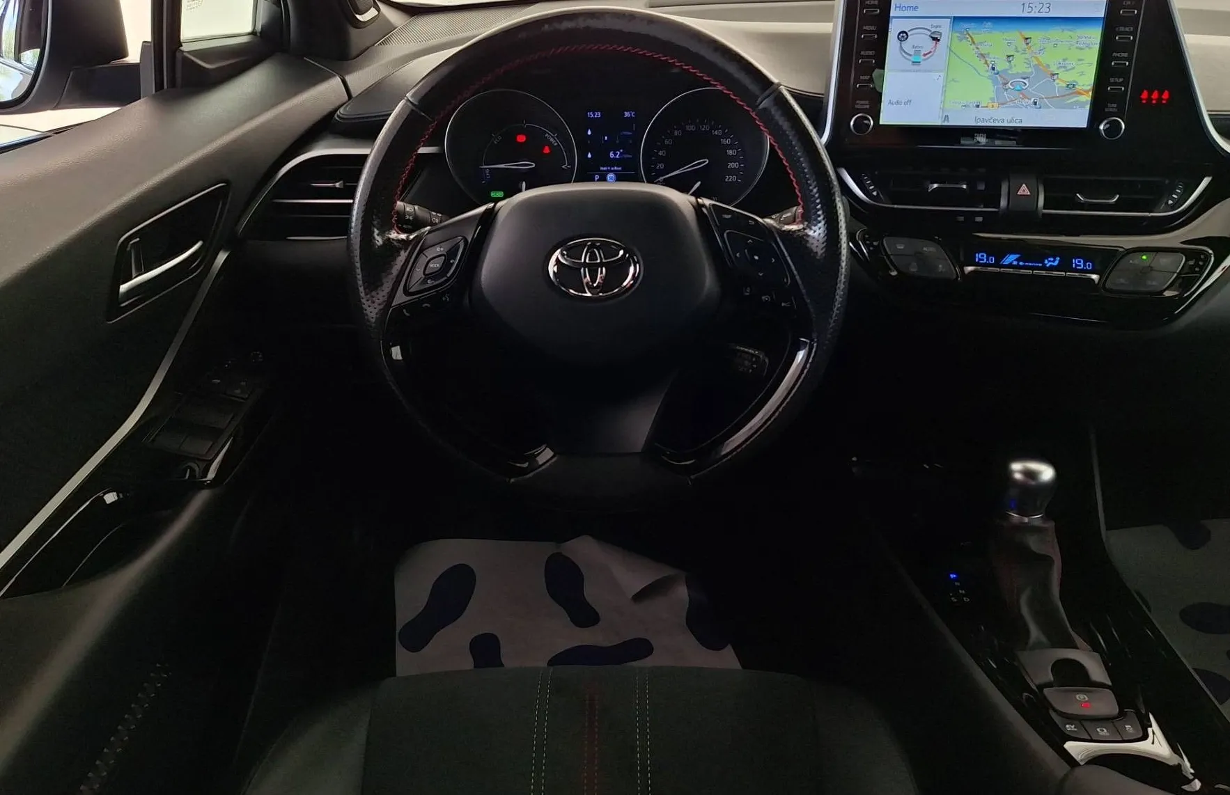 Zunanja slika - Toyota C-HR - Hybrid 2.0 GR Sport •ALCANTARA•FULL LED•SLO• - 12