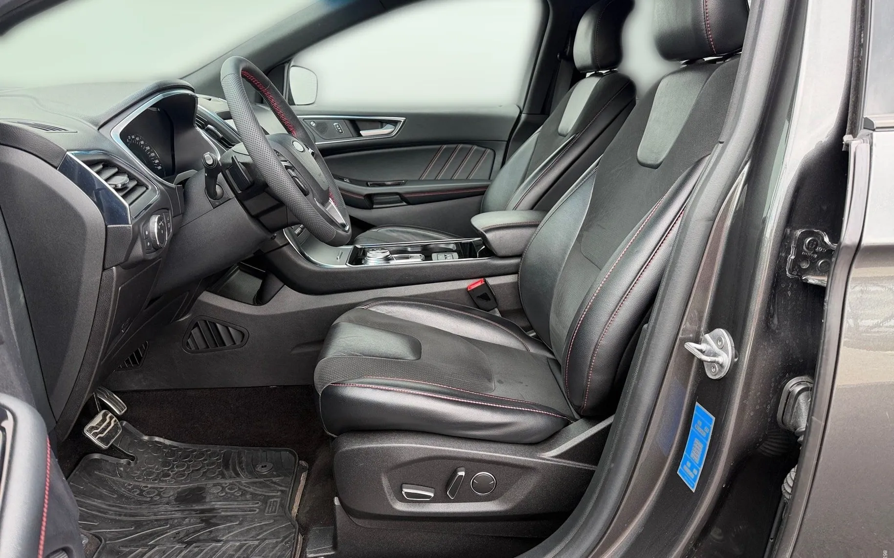 Notranja slika - Ford Edge - AWD 2.0 EcoBlue ST-Line Avt.-20 COL-Keyless-ACC - 7