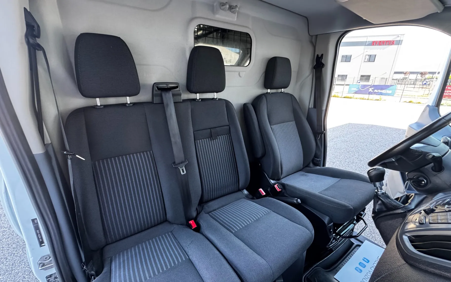 Zunanja slika - Ford Transit - Furgon 350 L2H2 2,2 TDCi Trend - 11