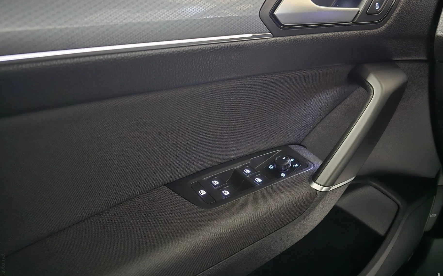 Notranja slika - Volkswagen Touran - 2.0 TDI Active DSG - LED.virtual.kamera.navi.asi.. - 17